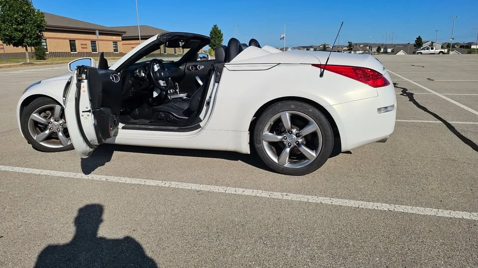2009 Nissan 350Z 5th Gen - Image 10 of 16