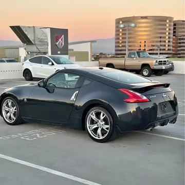 2009 Nissan 370Z Touring Sport Roadster 2D