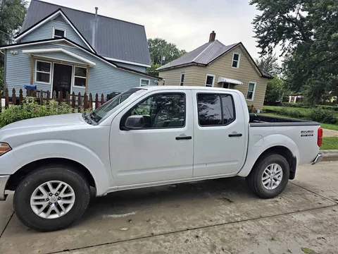 2009 Nissan Frontier Nismo Pickup 4D 5 ft