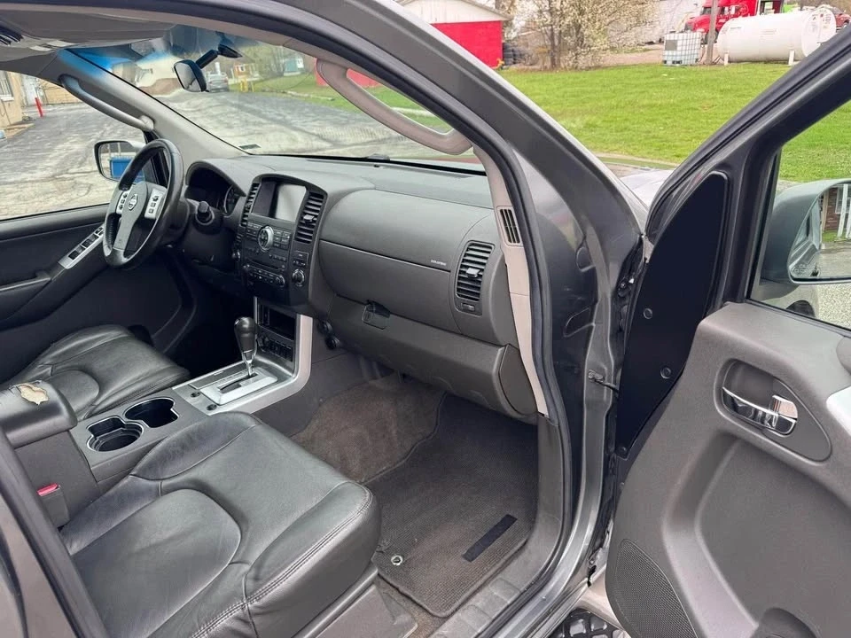 2009 Nissan Pathfinder 3rd Gen - Image 3 of 17