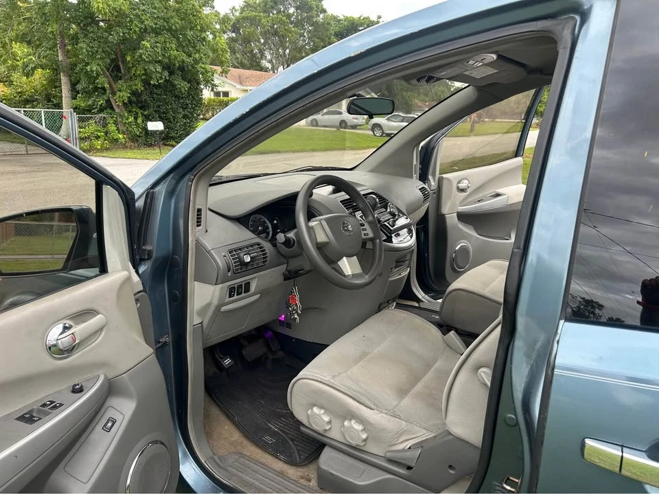 2009 Nissan Quest - Image 3 of 8
