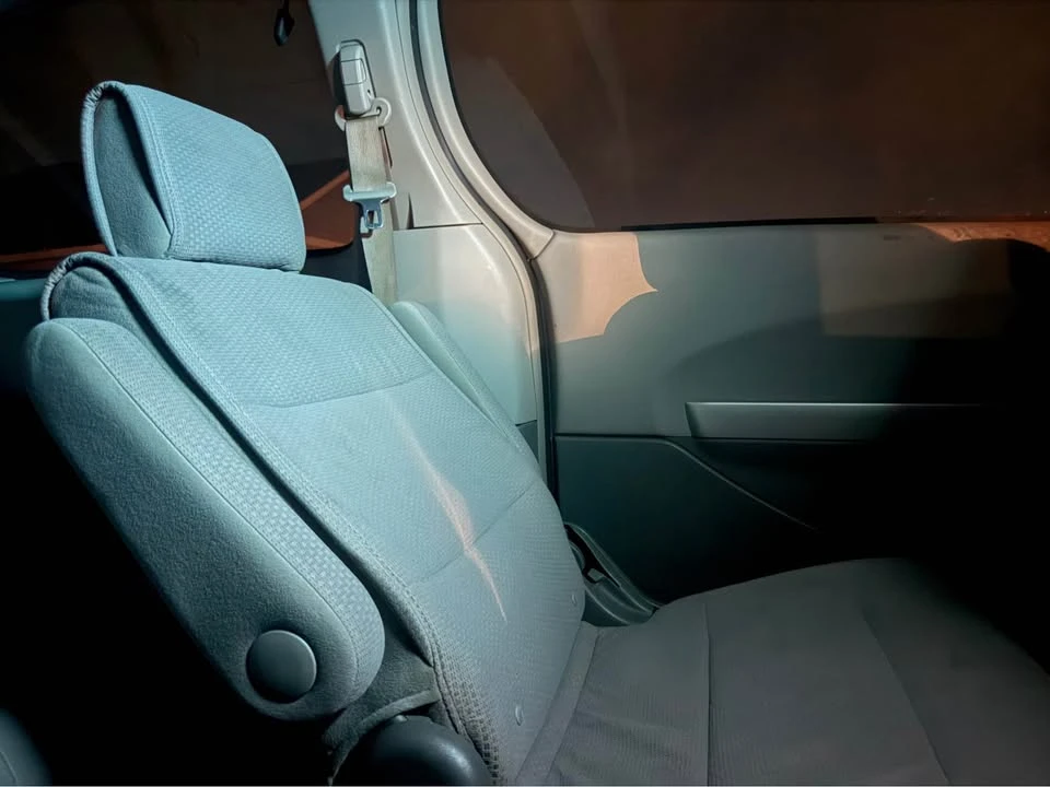 2009 Nissan Quest - Image 3 of 8