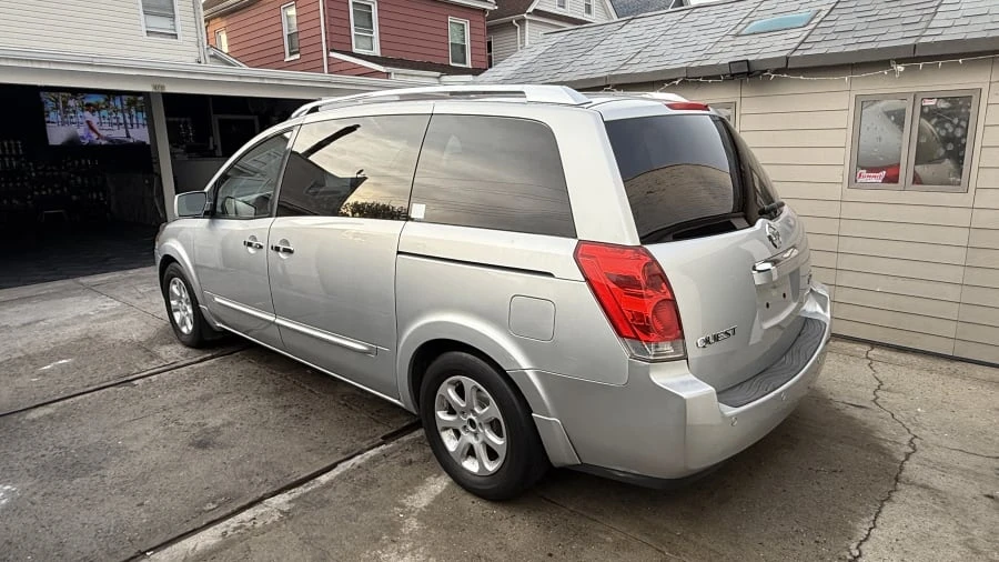 2009 Nissan Quest - Image 2 of 14