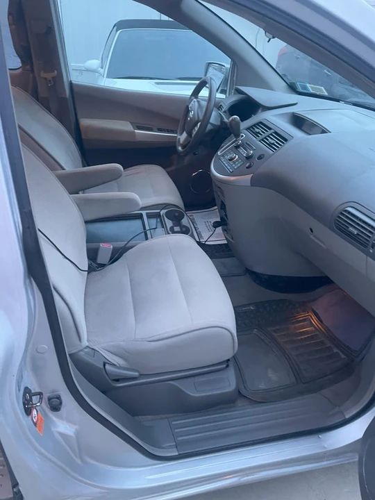 2009 Nissan Quest - Image 10 of 14