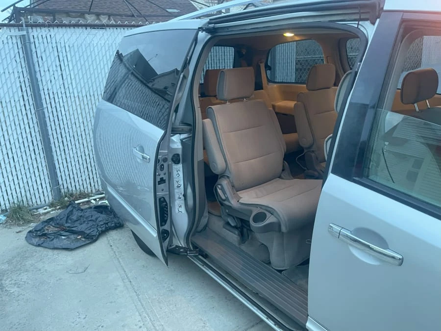 2009 Nissan Quest - Image 9 of 14