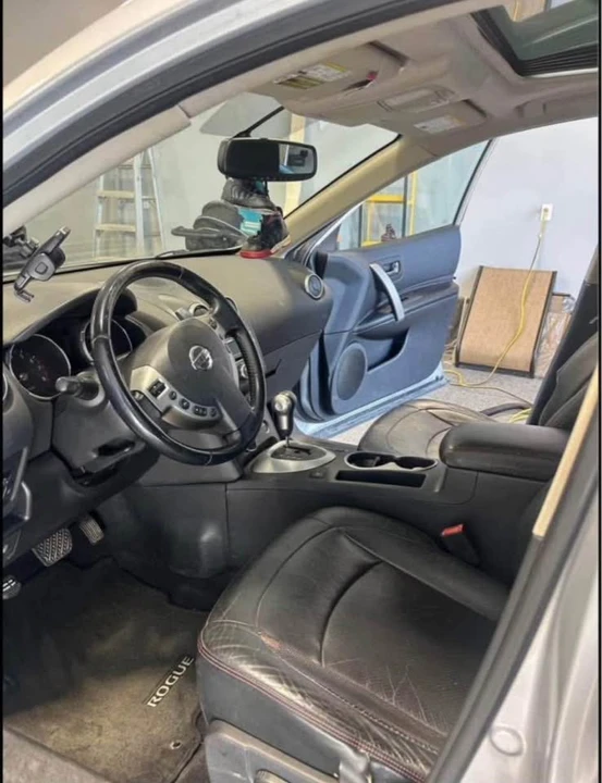 2009 Nissan Rogue - Image 2 of 8