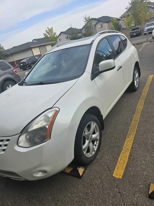 2009 Nissan Rogue - Image 10 of 14