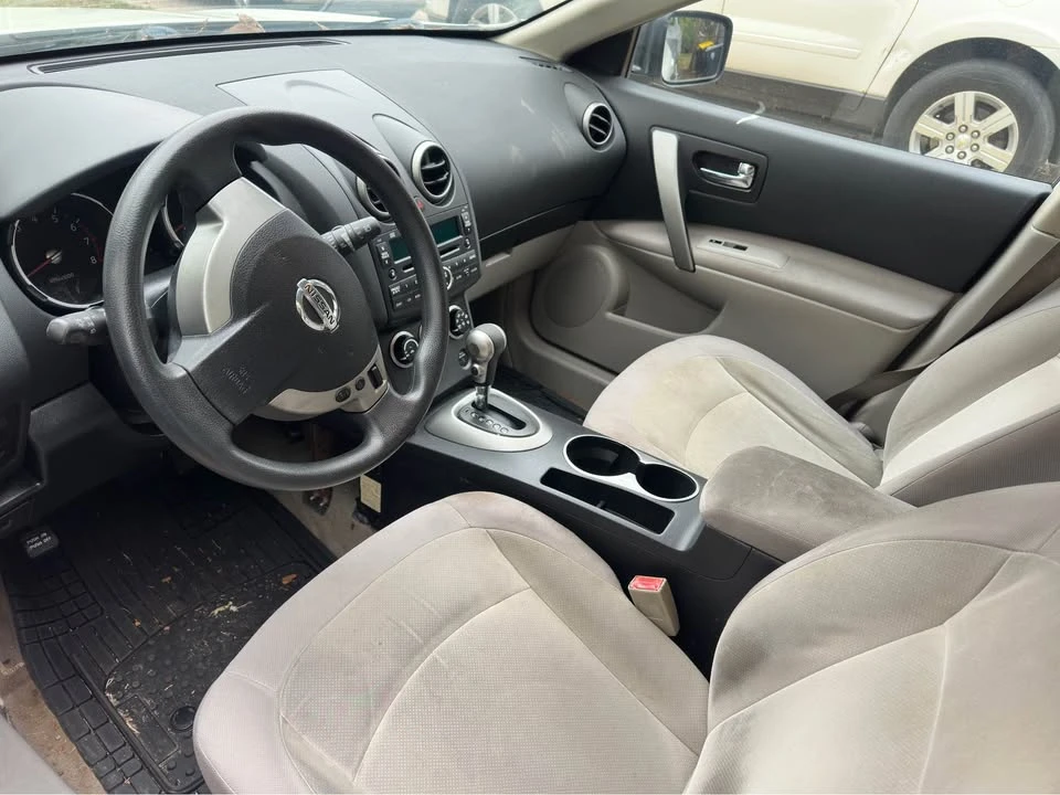 2009 Nissan Rogue - Image 2 of 8