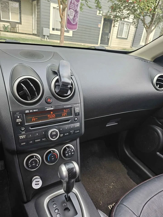 2009 Nissan Rogue - Image 11 of 14