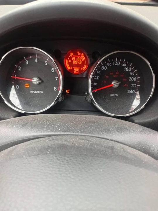 2009 Nissan Rogue - Image 2 of 11