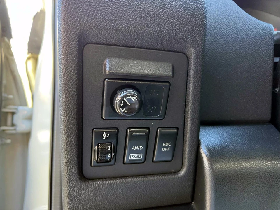 2009 Nissan Rogue - Image 17 of 21