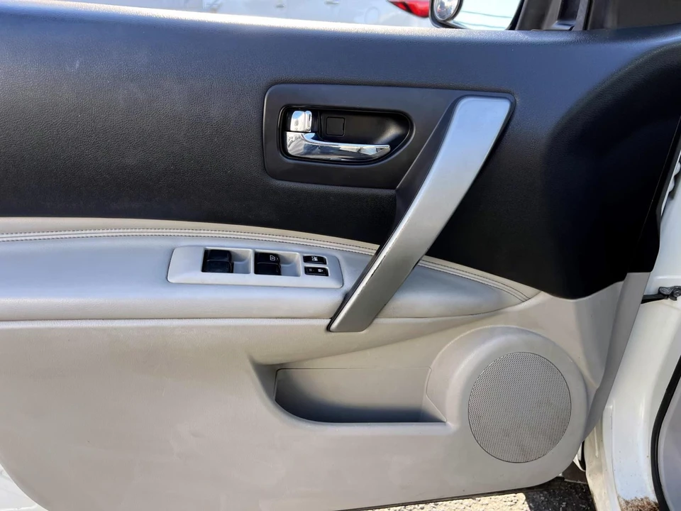 2009 Nissan Rogue - Image 12 of 21