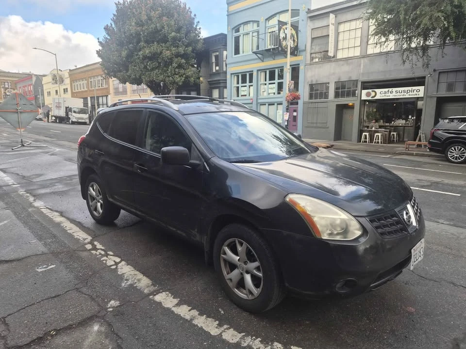 2009 Nissan Rogue - Image 2 of 5