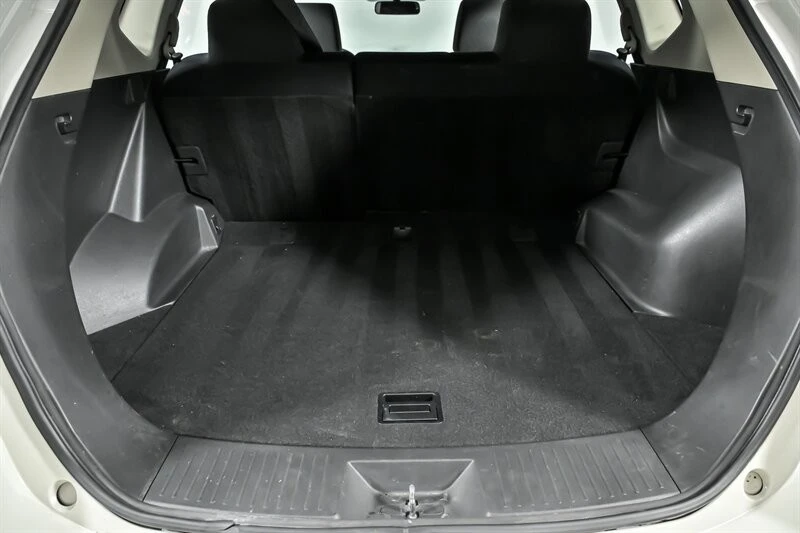 2009 Nissan Rogue - Image 13 of 21