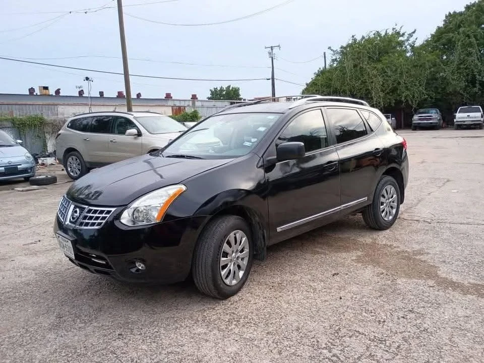 2009 Nissan Rogue - Image 2 of 4