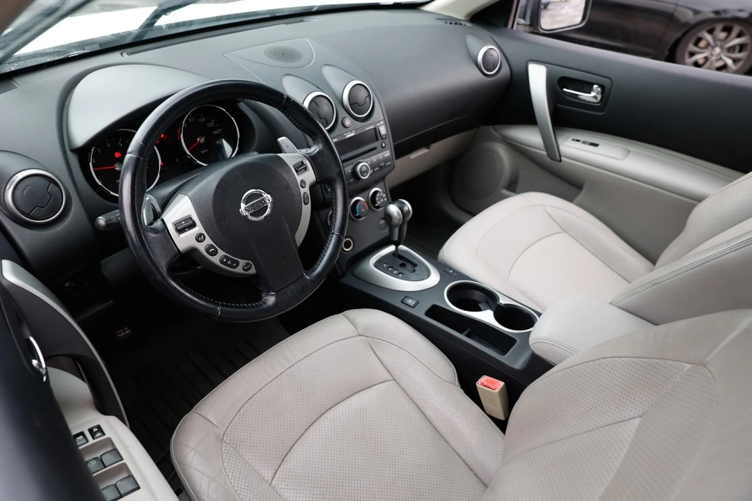 2009 Nissan Rogue - Image 4 of 12
