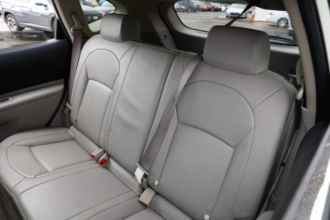 2009 Nissan Rogue - Image 8 of 12