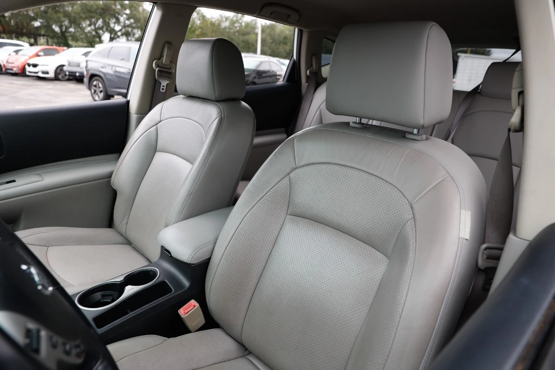 2009 Nissan Rogue - Image 6 of 12