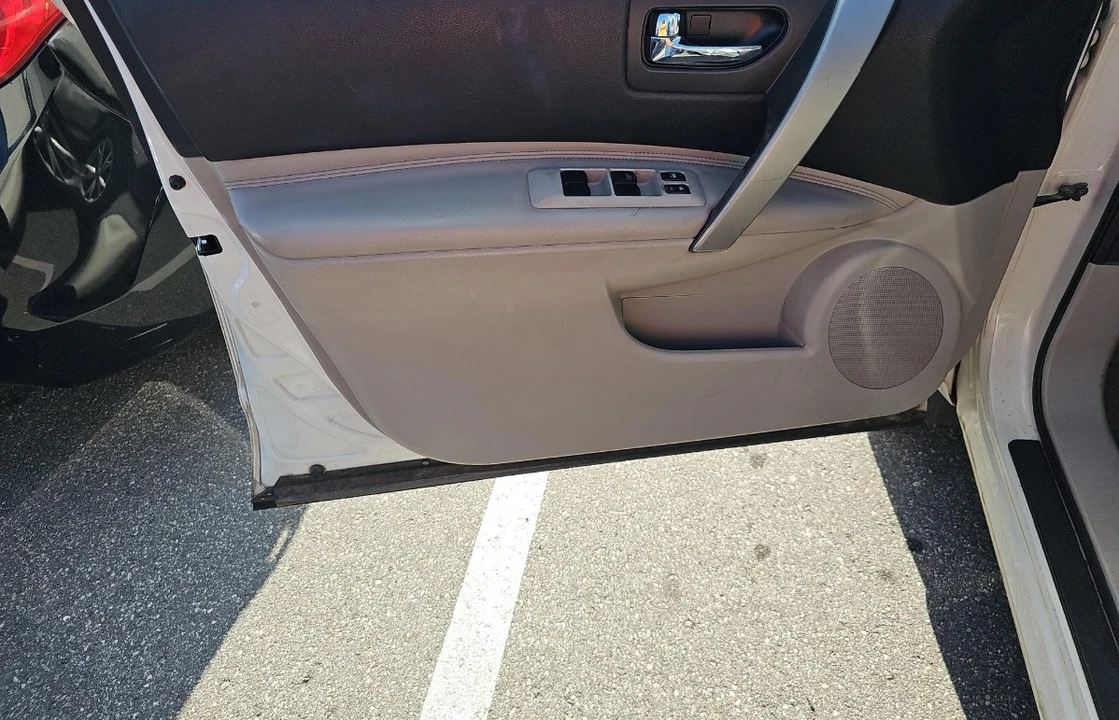 2009 Nissan Rogue - Image 9 of 12