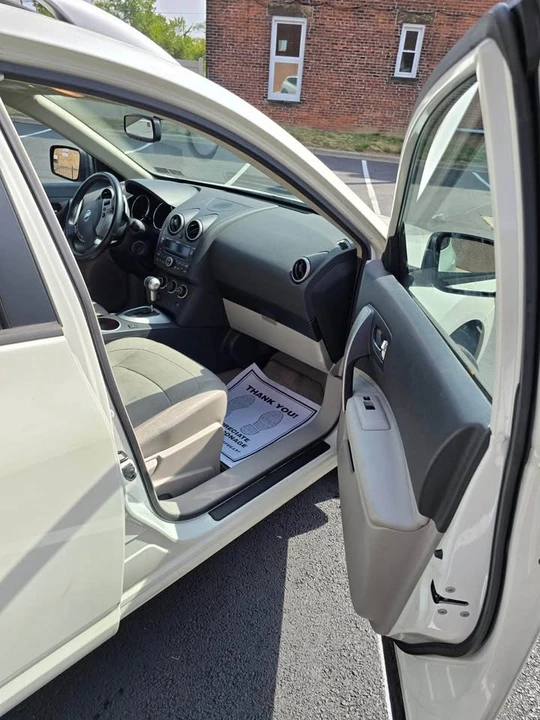 2009 Nissan Rogue - Image 6 of 14
