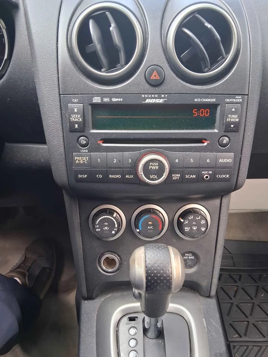2009 Nissan Rogue - Image 10 of 13