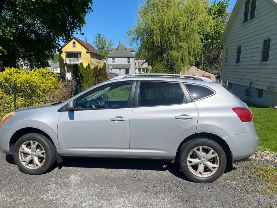 2009 Nissan Rogue - Image 2 of 6