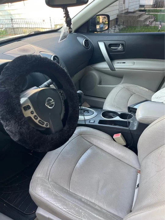 2009 Nissan Rogue - Image 2 of 5