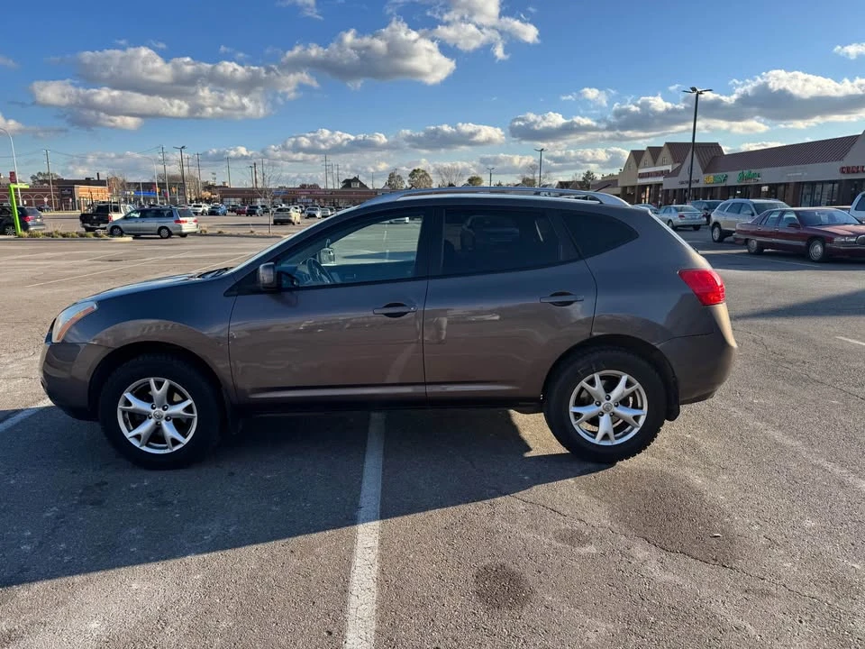 2009 Nissan Rogue - Image 8 of 11