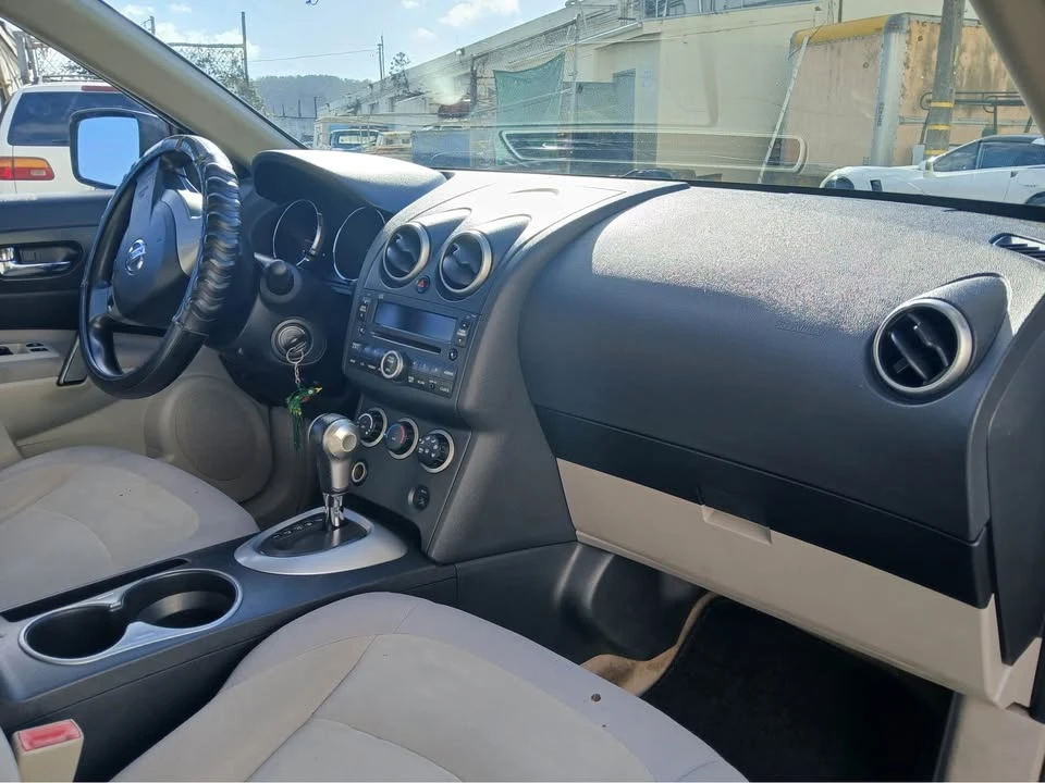 2009 Nissan Rogue - Image 2 of 9
