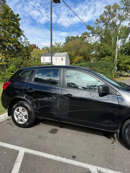 2009 Nissan Rogue - Image 2 of 10