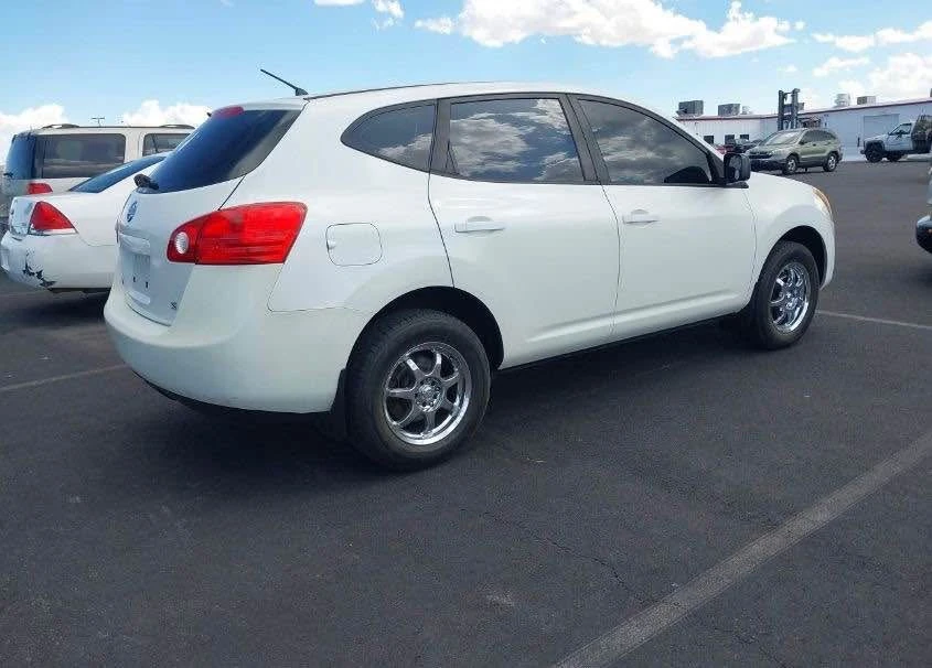 2009 Nissan Rogue - Image 4 of 5