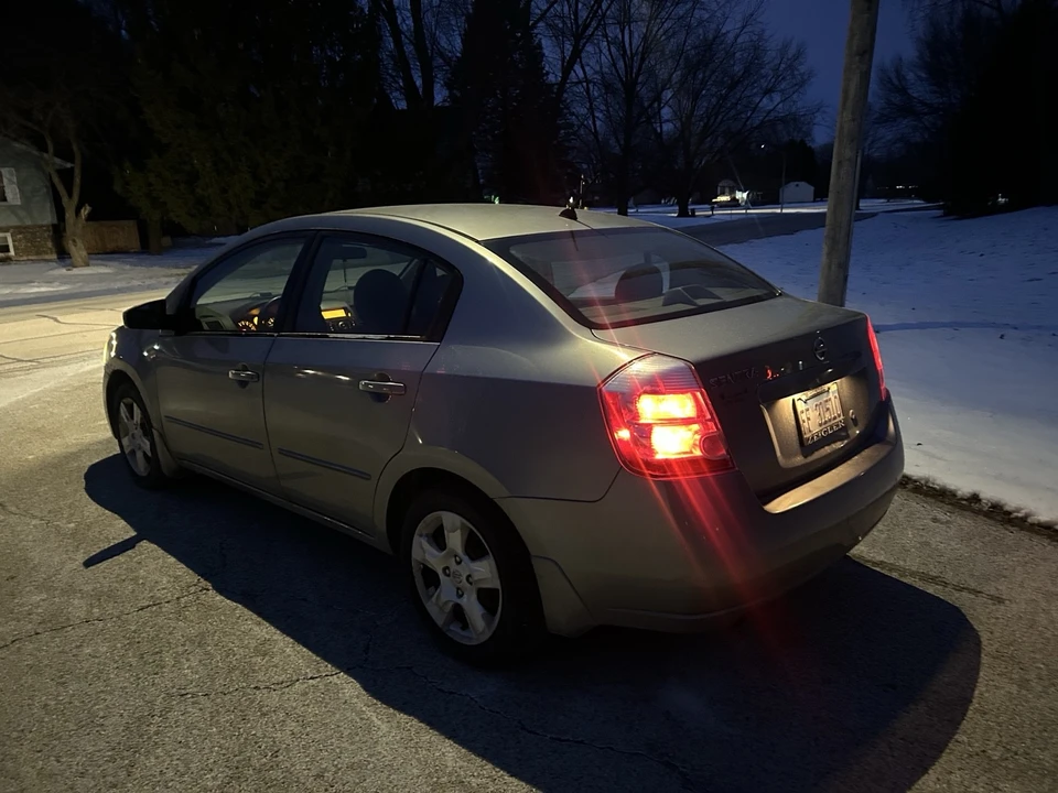 2009 Nissan Sentra 6th Gen - Image 5 of 8