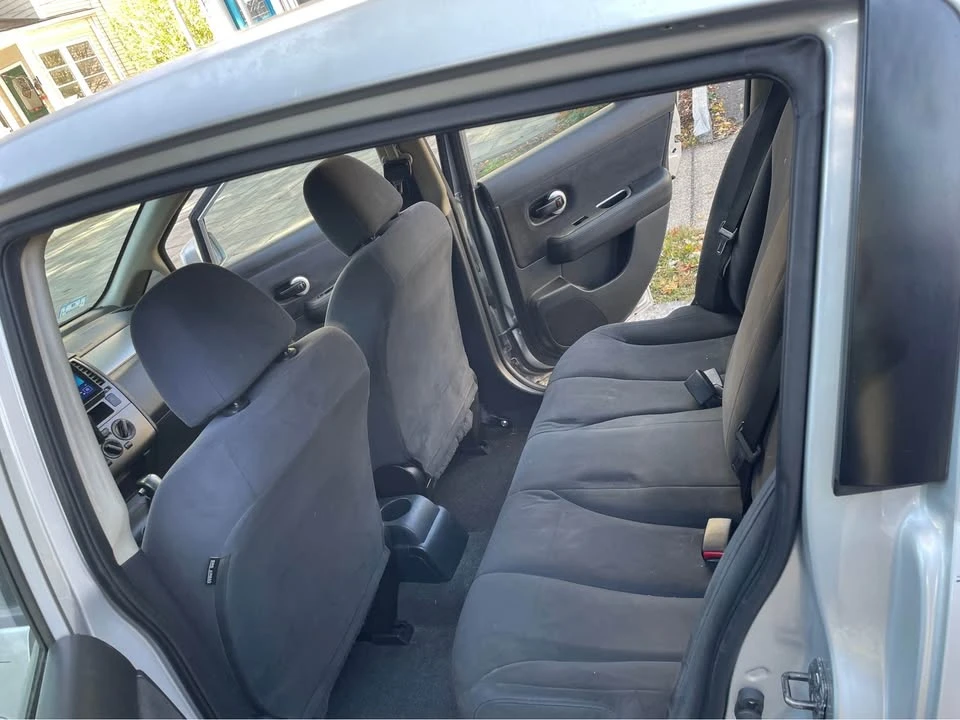 2009 Nissan Versa - Image 6 of 8
