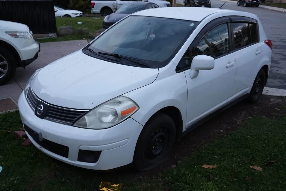 2009 Nissan Versa - Image 2 of 14
