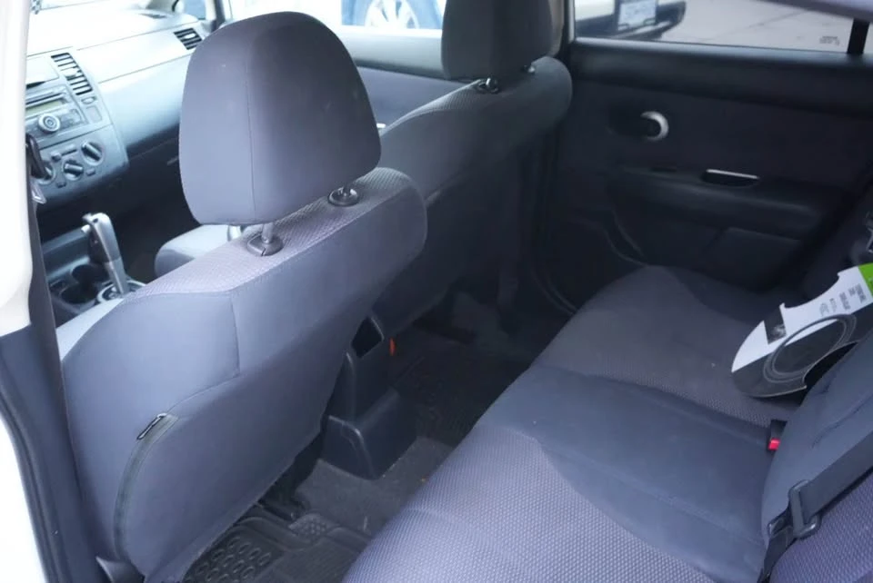 2009 Nissan Versa - Image 11 of 14