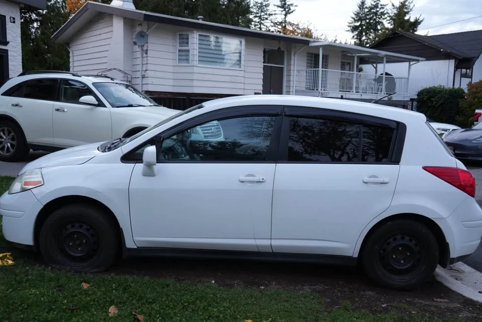 2009 Nissan Versa - Image 3 of 14