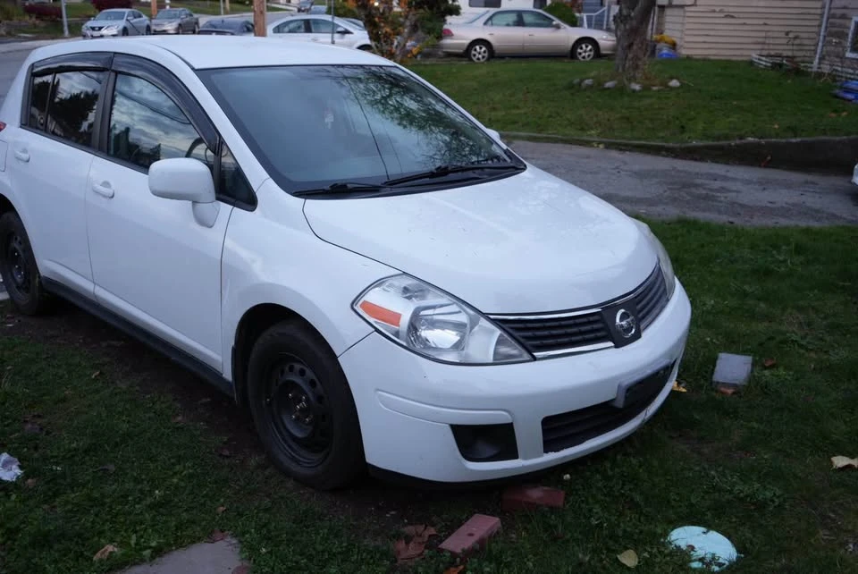 2009 Nissan Versa - Image 8 of 14