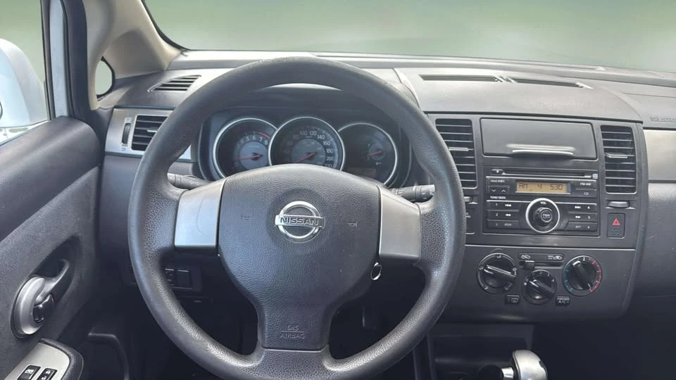 2009 Nissan Versa - Image 13 of 17