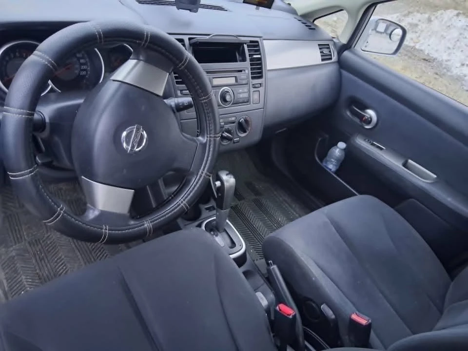 2009 Nissan Versa - Image 7 of 11