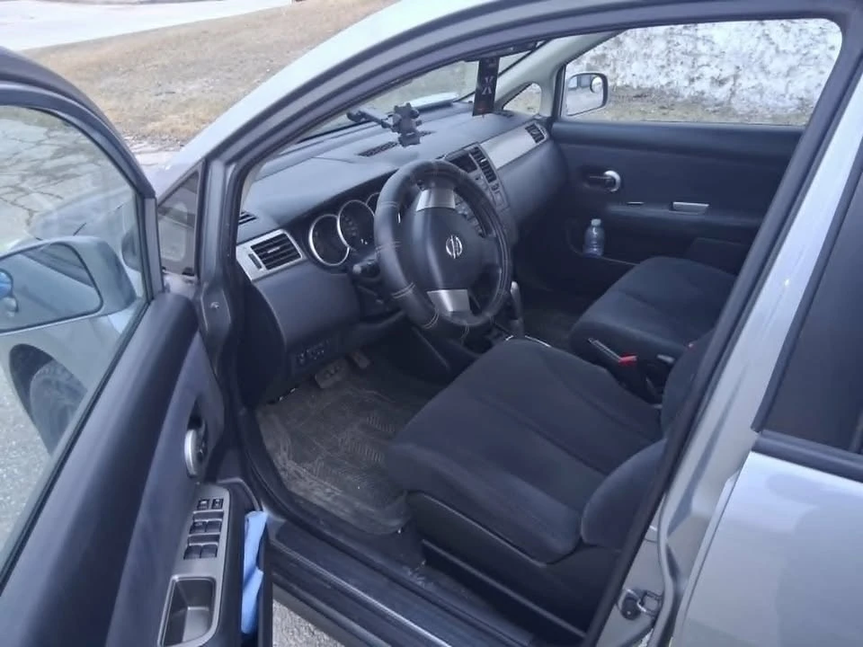 2009 Nissan Versa - Image 10 of 11