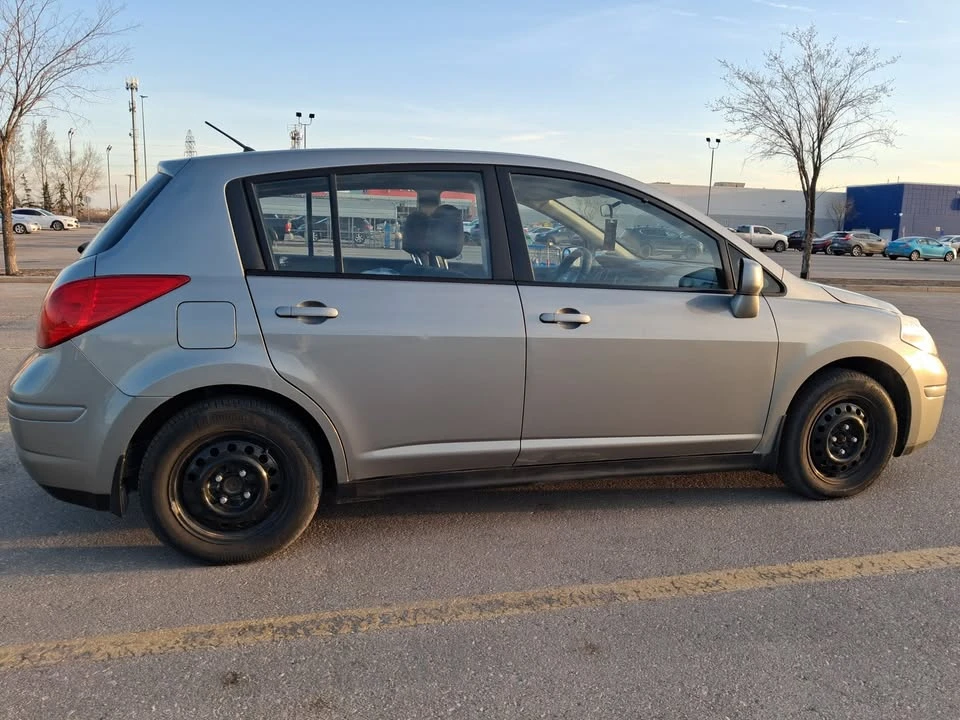 2009 Nissan Versa - Image 5 of 11