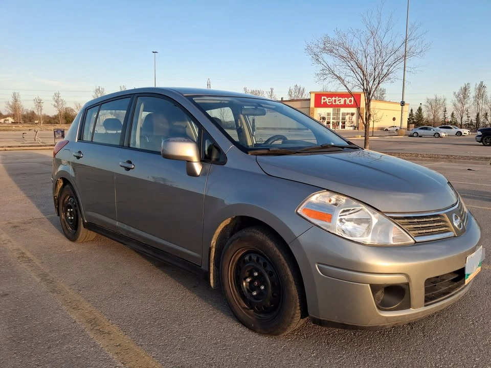 2009 Nissan Versa - Image 4 of 11