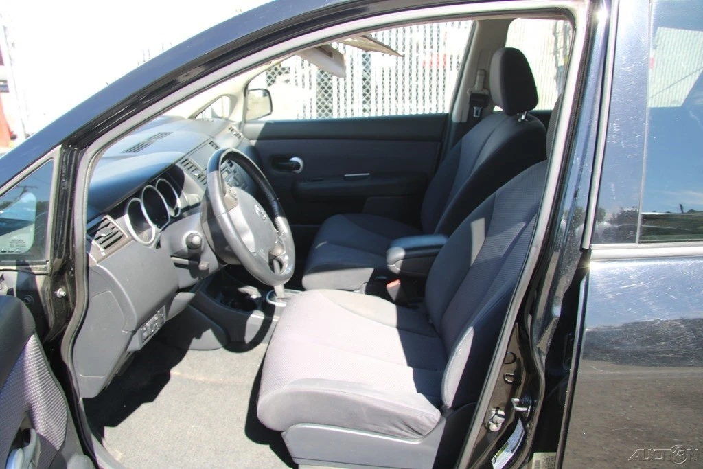 2009 Nissan Versa - Image 13 of 21