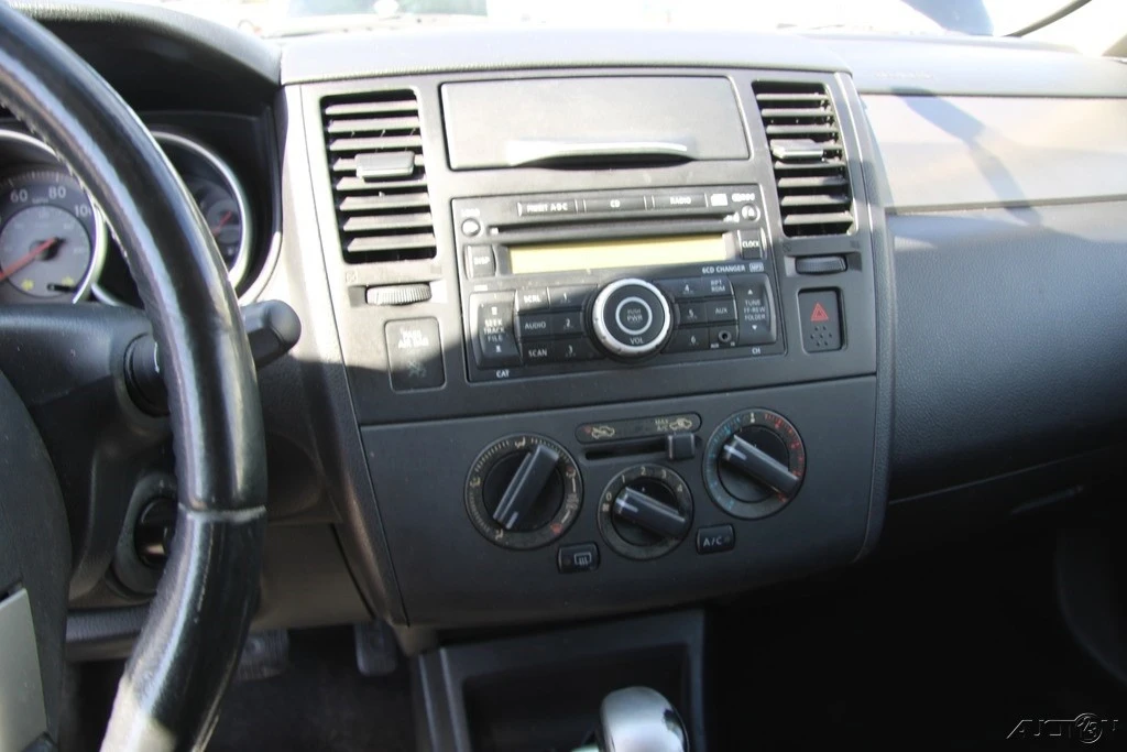 2009 Nissan Versa - Image 16 of 21