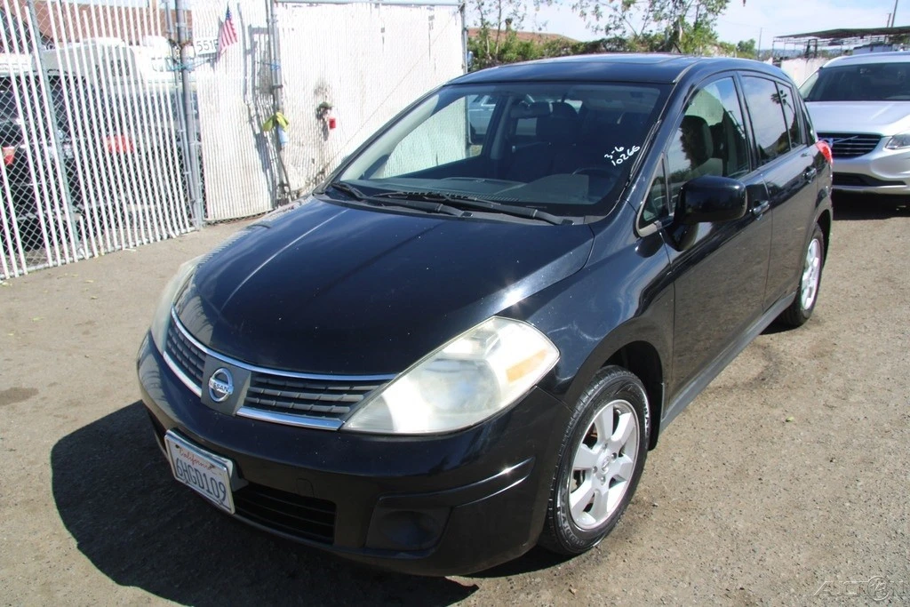 2009 Nissan Versa - Image 2 of 21