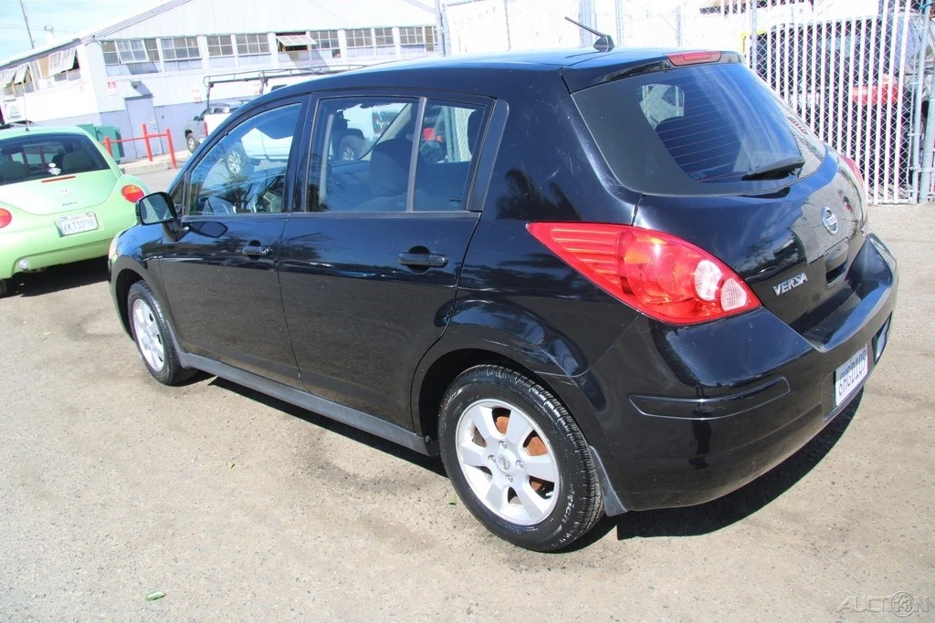 2009 Nissan Versa - Image 5 of 21