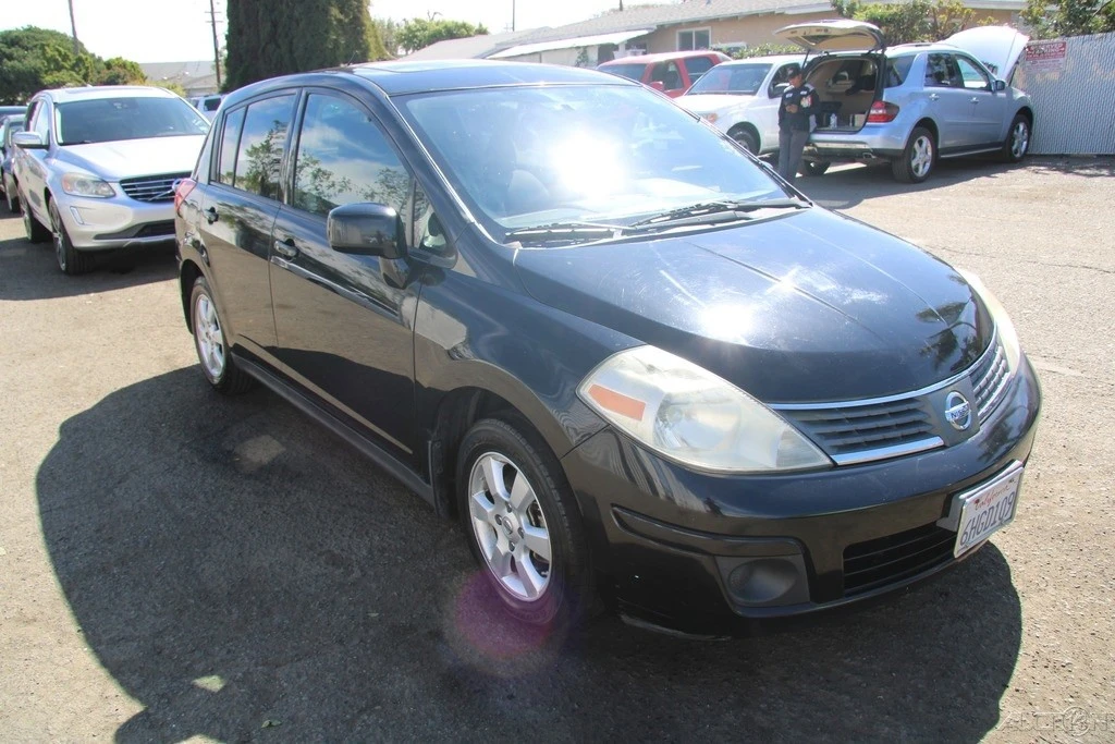 2009 Nissan Versa - Image 10 of 21