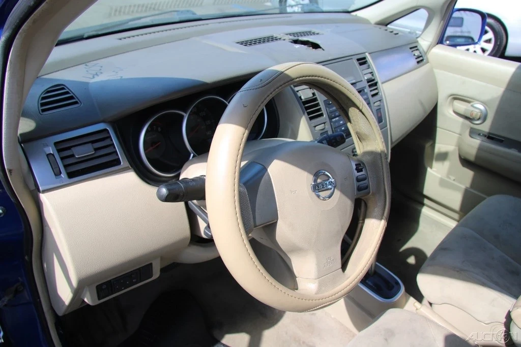 2009 Nissan Versa - Image 13 of 21