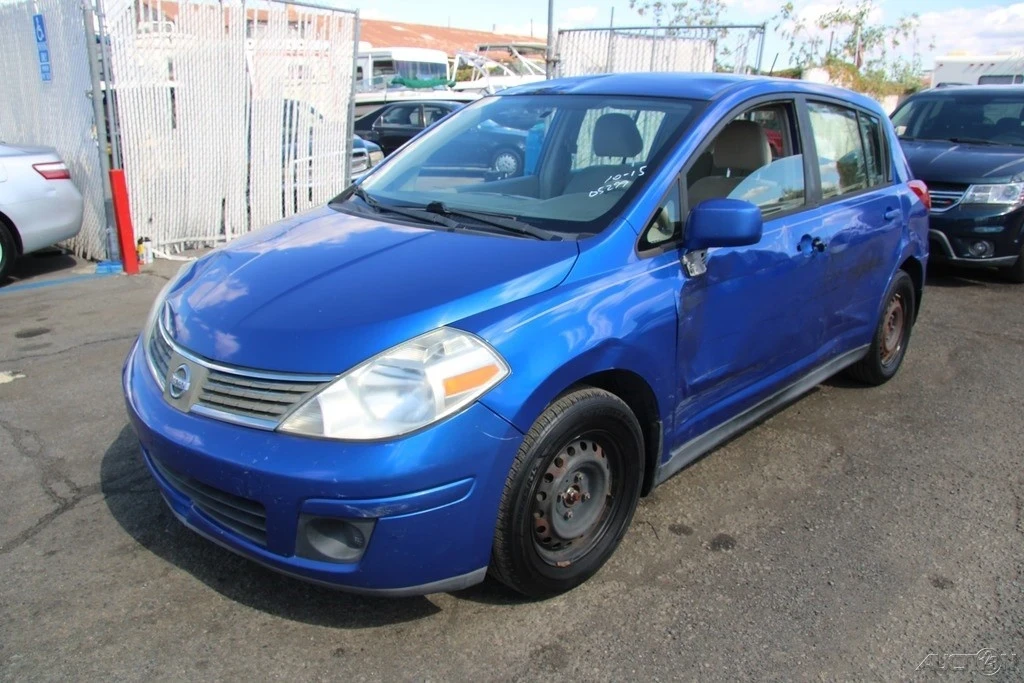 2009 Nissan Versa - Image 2 of 21