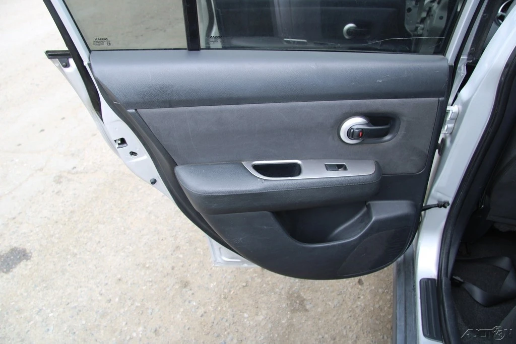 2009 Nissan Versa - Image 18 of 21